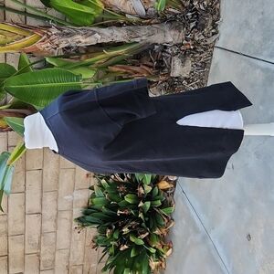 Lululemon size 6 black Cut Above Pullover high low top